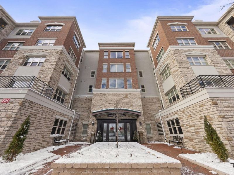 3175 Tremont Road, Unit 313, Columbus, OH 43221 Photo 2