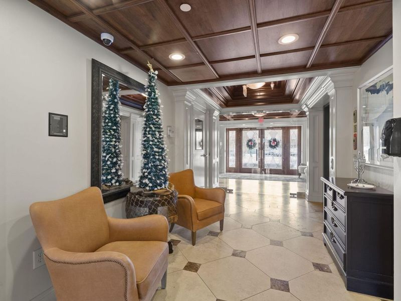 3175 Tremont Road, Unit 313, Columbus, OH 43221 Photo 3