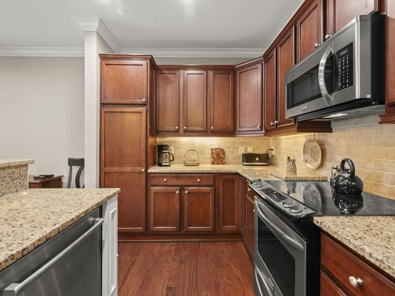 3175 Tremont Road, Unit 313, Columbus, OH 43221 Photo 6