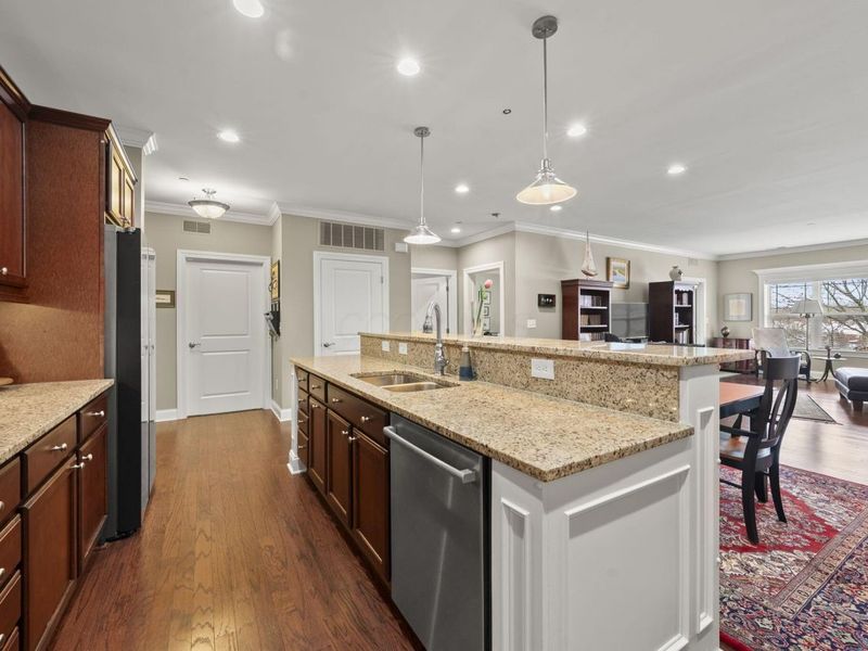 3175 Tremont Road, Unit 313, Columbus, OH 43221 Photo 8