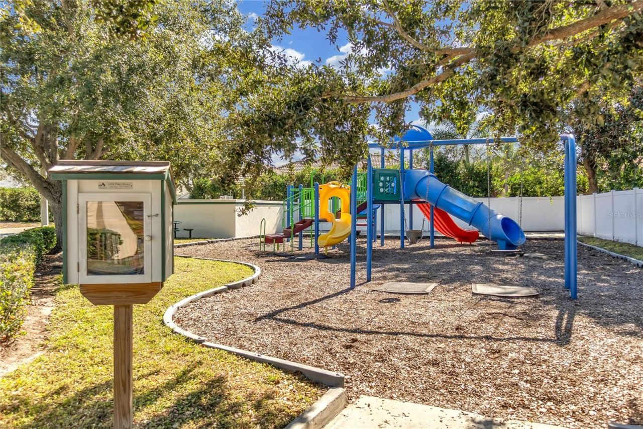 5723 Eastwind Drive, Sarasota, FL 34233 Photo