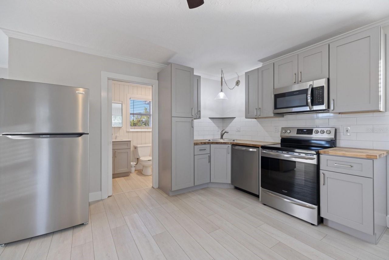 842 Nokomis Avenue S, Venice, FL 34285 Photo