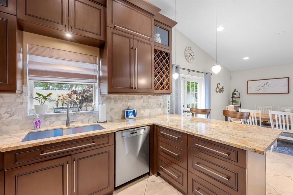 2850 E Sable Cir, Margate, FL 33063 Photo