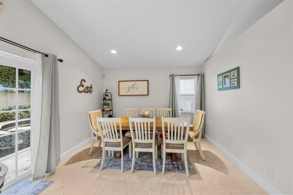 2850 E Sable Cir, Margate, FL 33063 Photo