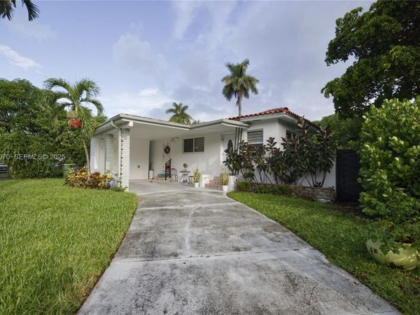 795 NE 146th St , North Miami, FL 33161