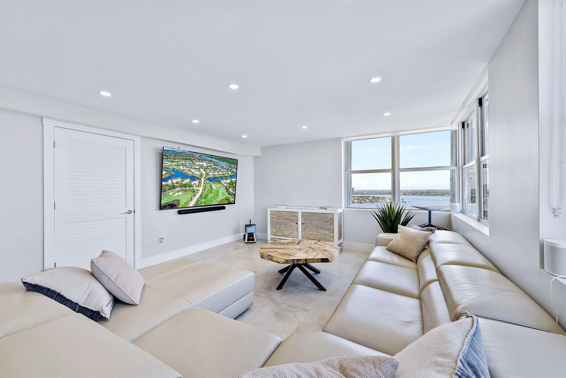 5200 N Ocean Drive, Unit 2003, Singer Island, FL 33404 Photo