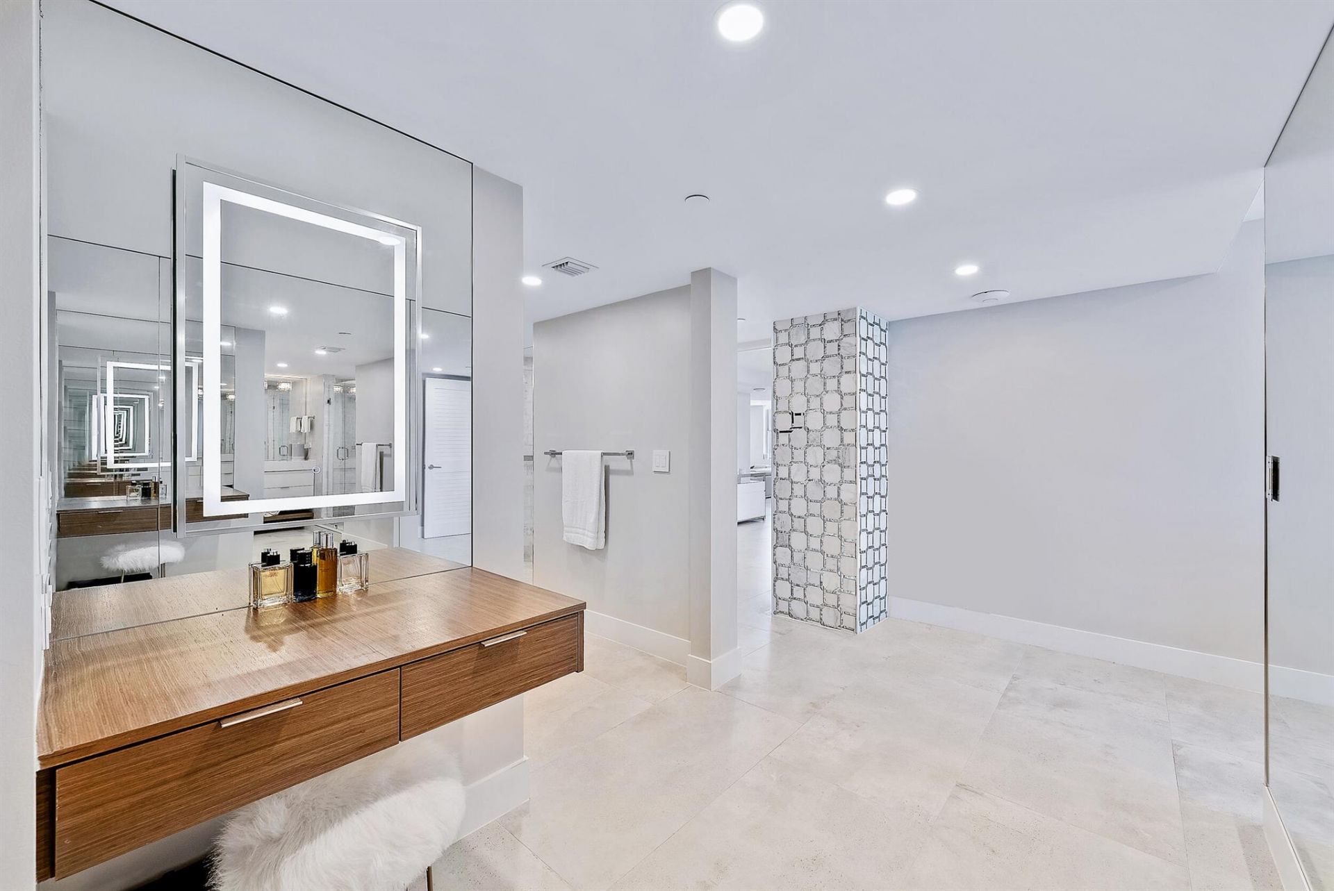 5200 N Ocean Drive, Unit 2003, Singer Island, FL 33404 Photo