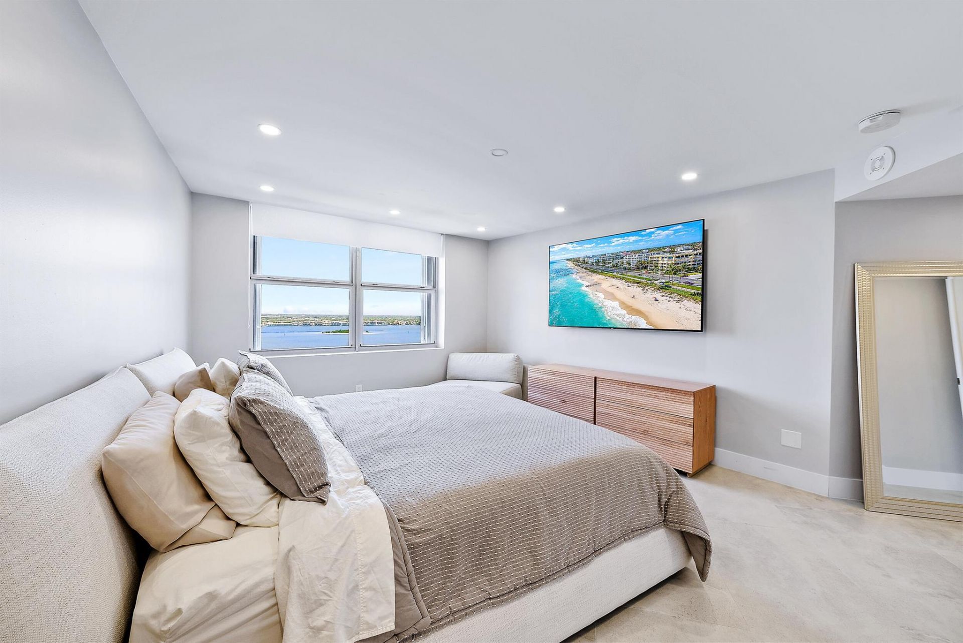 5200 N Ocean Drive, Unit 2003, Singer Island, FL 33404 Photo