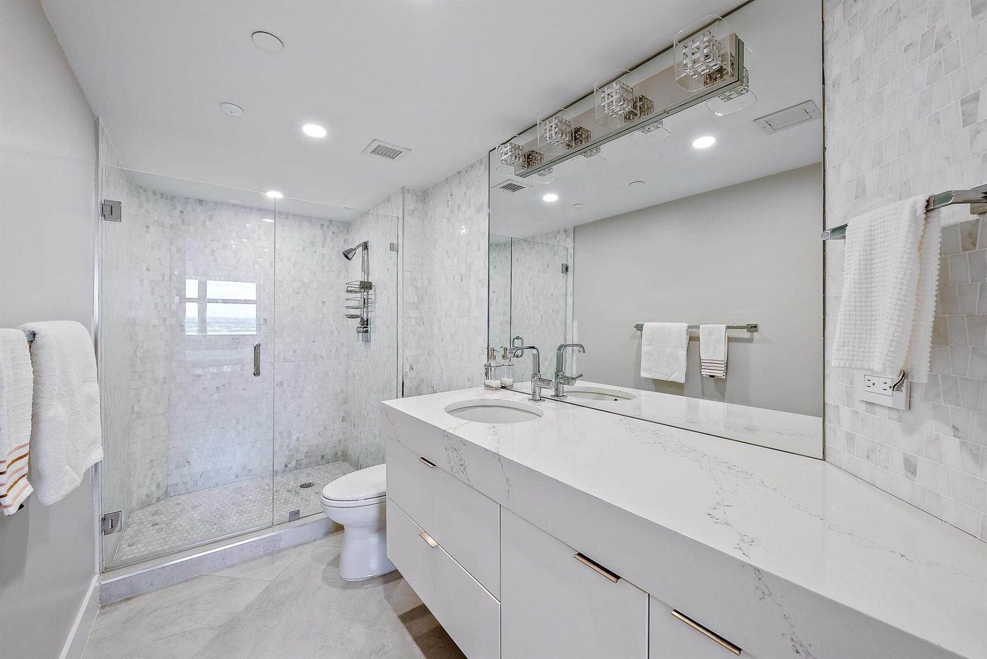 5200 N Ocean Drive, Unit 2003, Singer Island, FL 33404 Photo