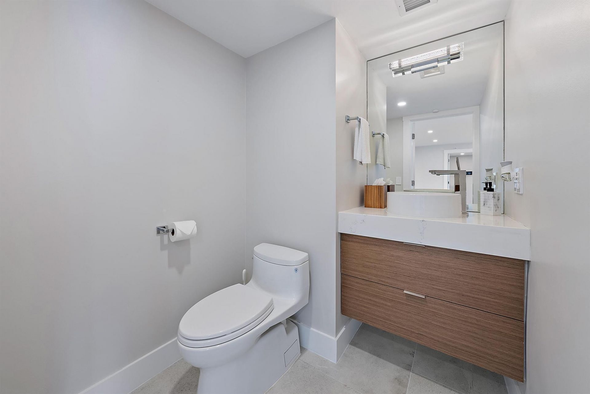 5200 N Ocean Drive, Unit 2003, Singer Island, FL 33404 Photo