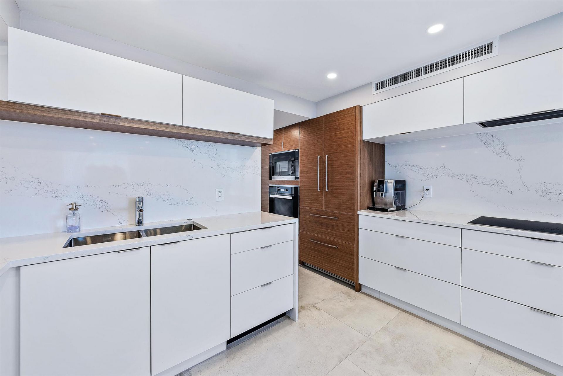 5200 N Ocean Drive, Unit 2003, Singer Island, FL 33404 Photo