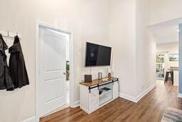 210 Admiration Avenue Photo 5