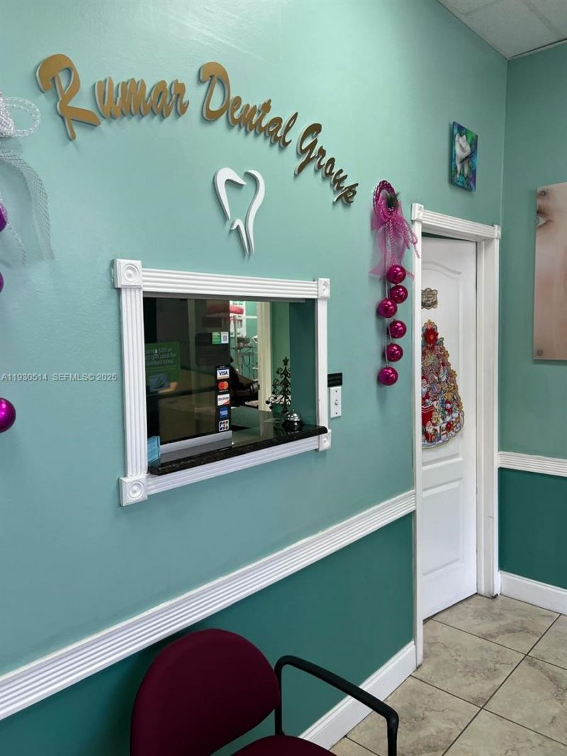 4750 NW 7 St, Miami, FL 33126 Photo