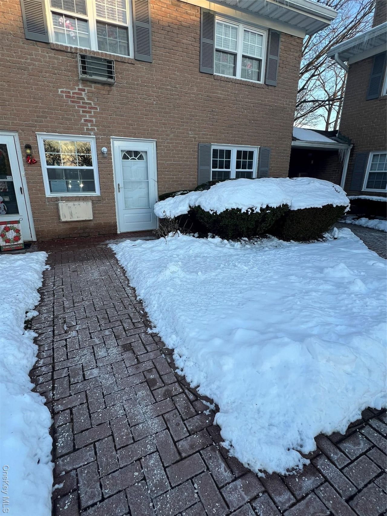 43 Springwood Drive, North Babylon, NY 11703 Main Photo