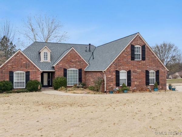 9910 E Shadowlake Lane, Claremore, OK 74017