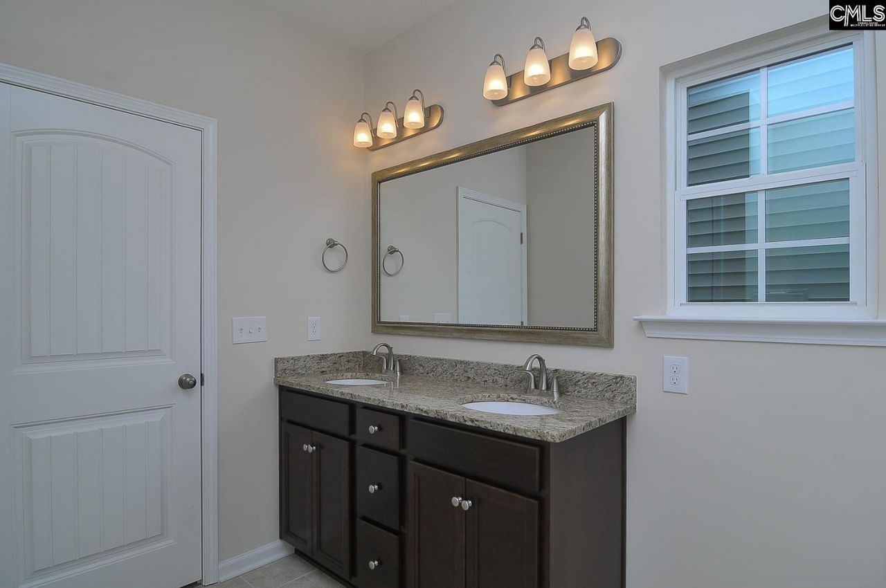 125 Madison Park Drive Photo 17