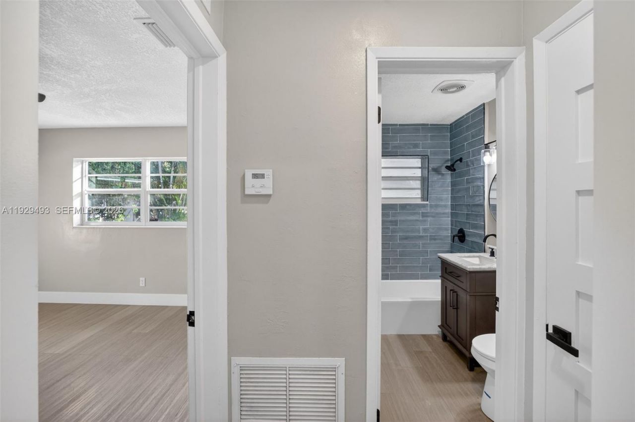 1015 NE 17th Ct, Fort Lauderdale, FL 33305 Photo