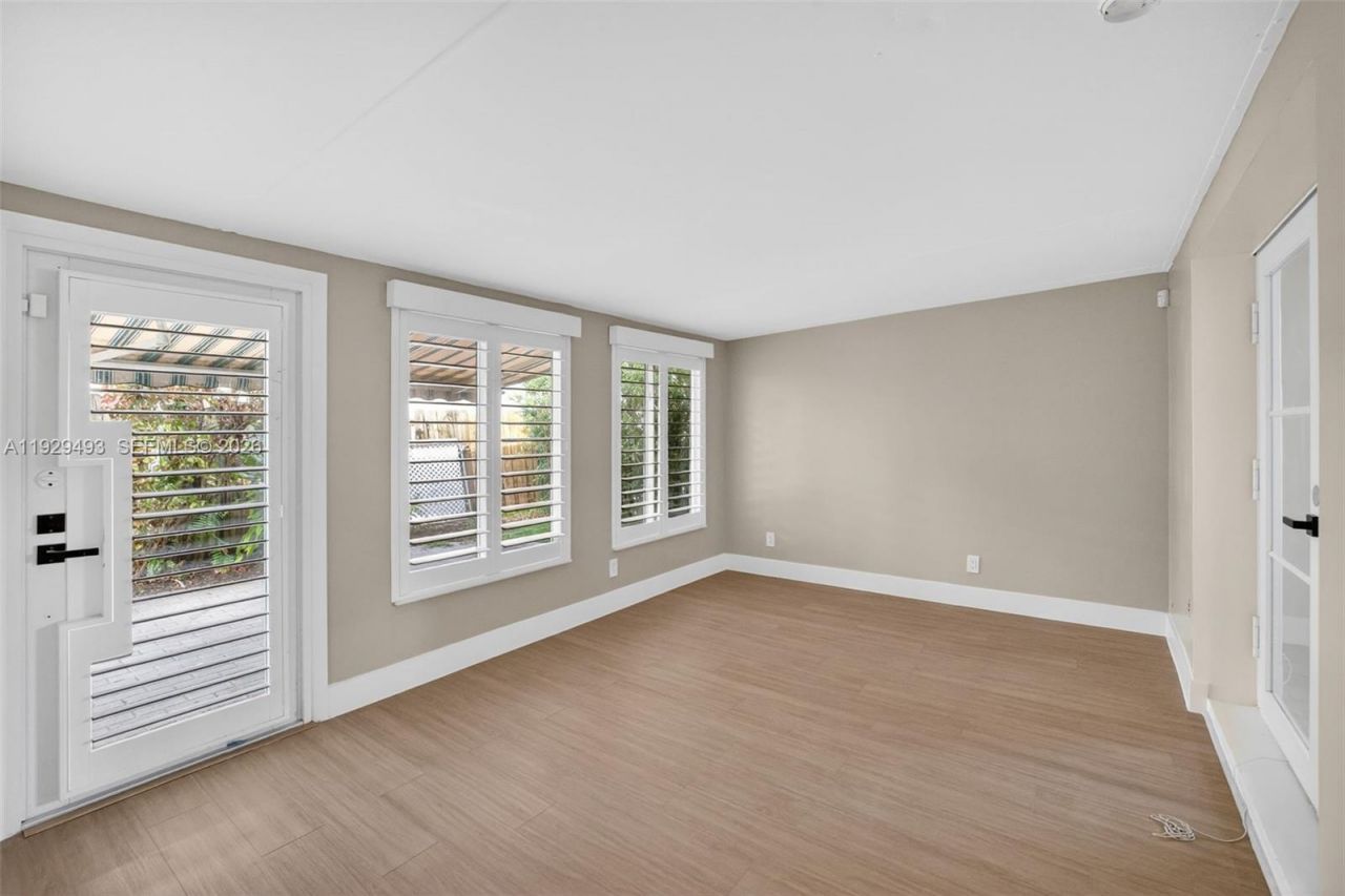 1015 NE 17th Ct, Fort Lauderdale, FL 33305 Photo