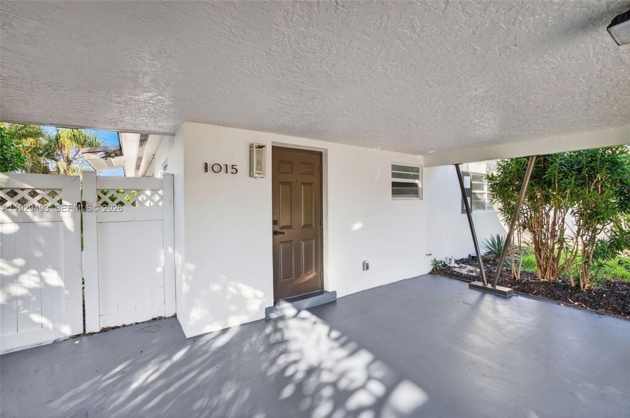 1015 NE 17th Ct, Fort Lauderdale, FL 33305 Photo