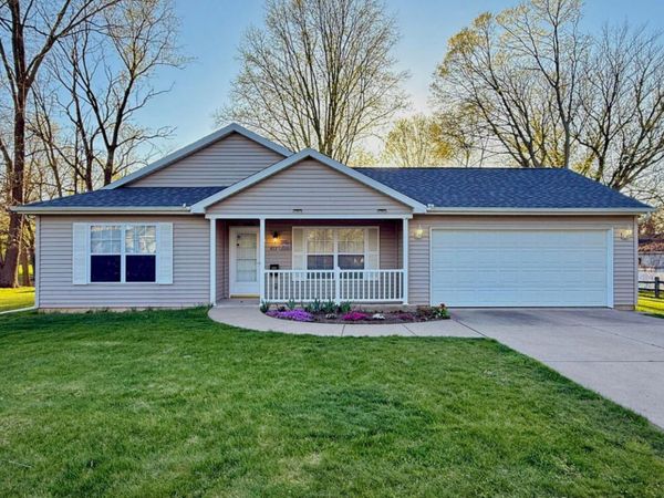 911 S Lincoln Avenue, Three Rivers, MI 49093