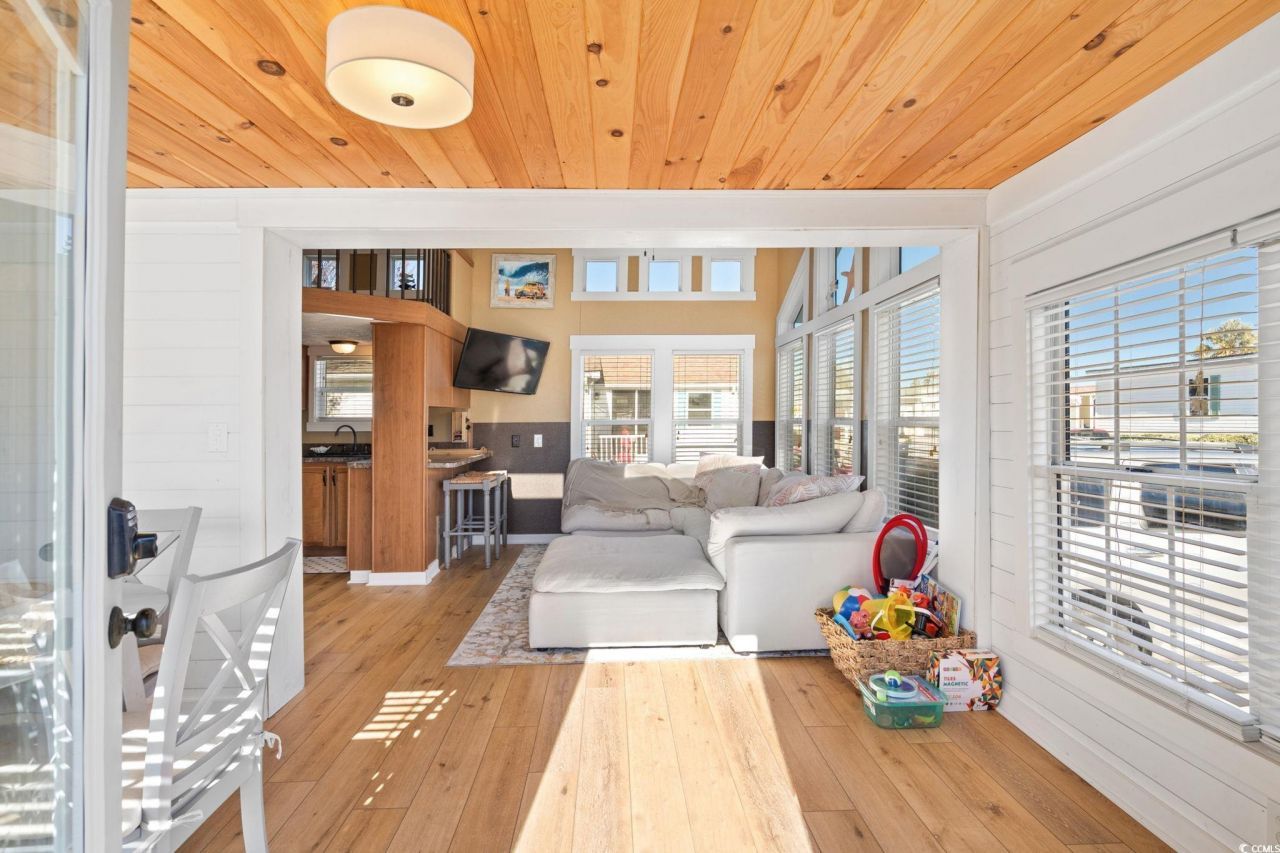 137 Riptide Circle Photo 5