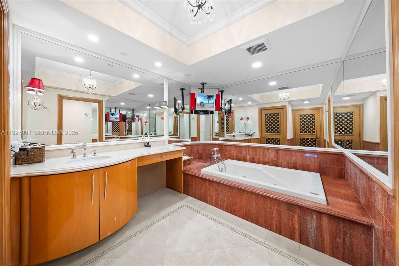 17875 Collins Ave , Unit 4303, Sunny Isles Beach, FL 33160 Photo