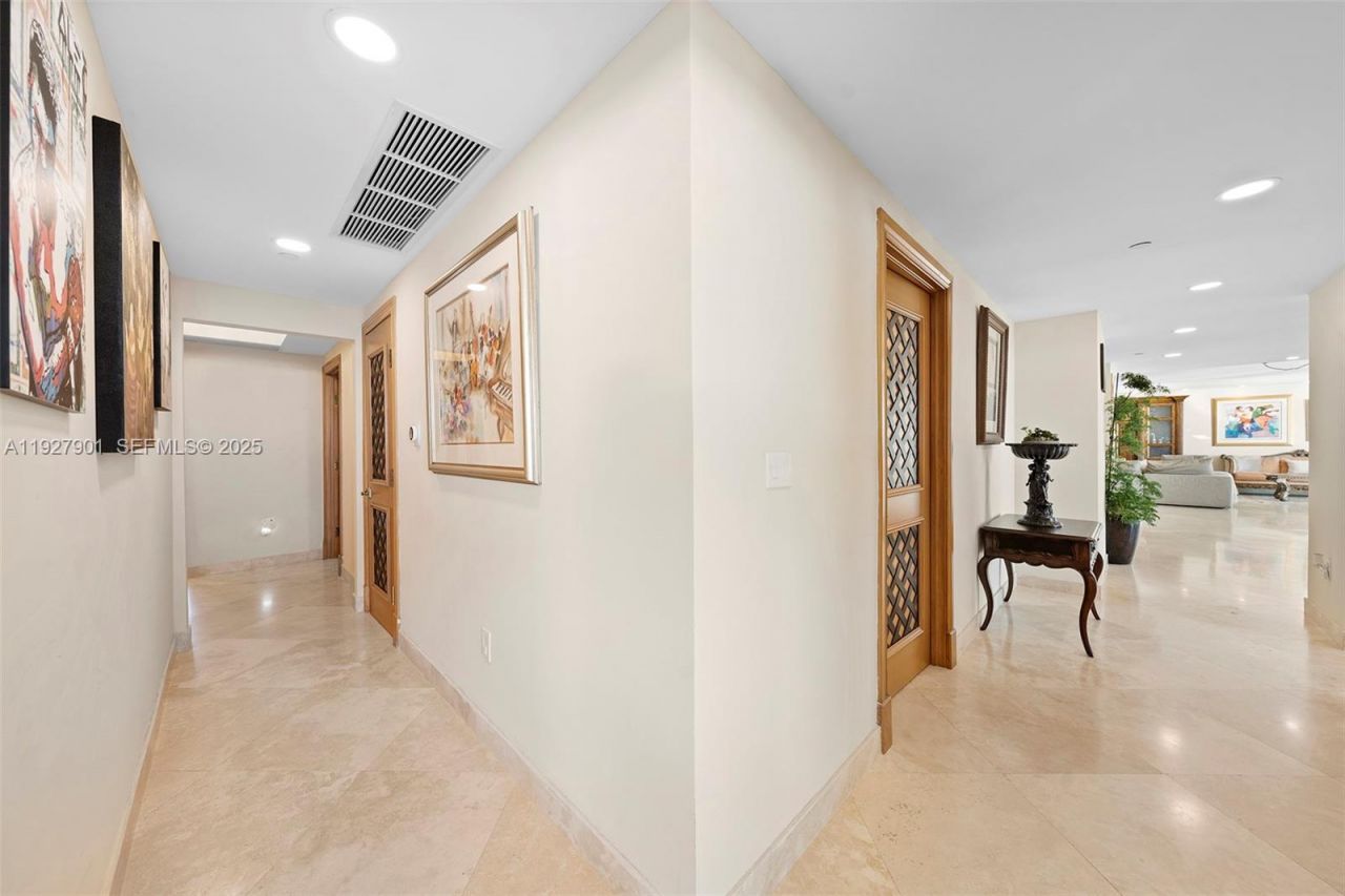 17875 Collins Ave , Unit 4303, Sunny Isles Beach, FL 33160 Photo
