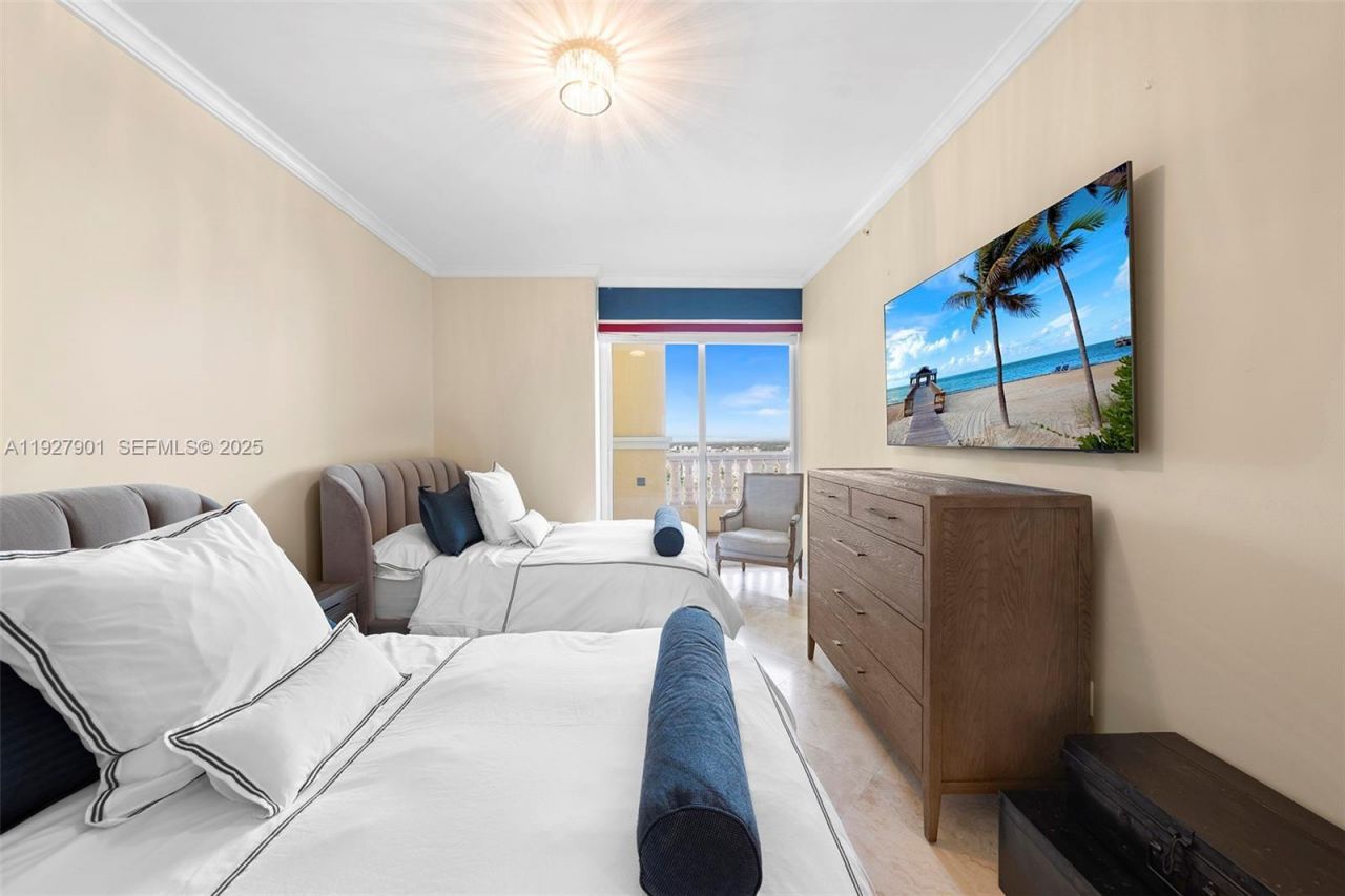 17875 Collins Ave , Unit 4303, Sunny Isles Beach, FL 33160 Photo