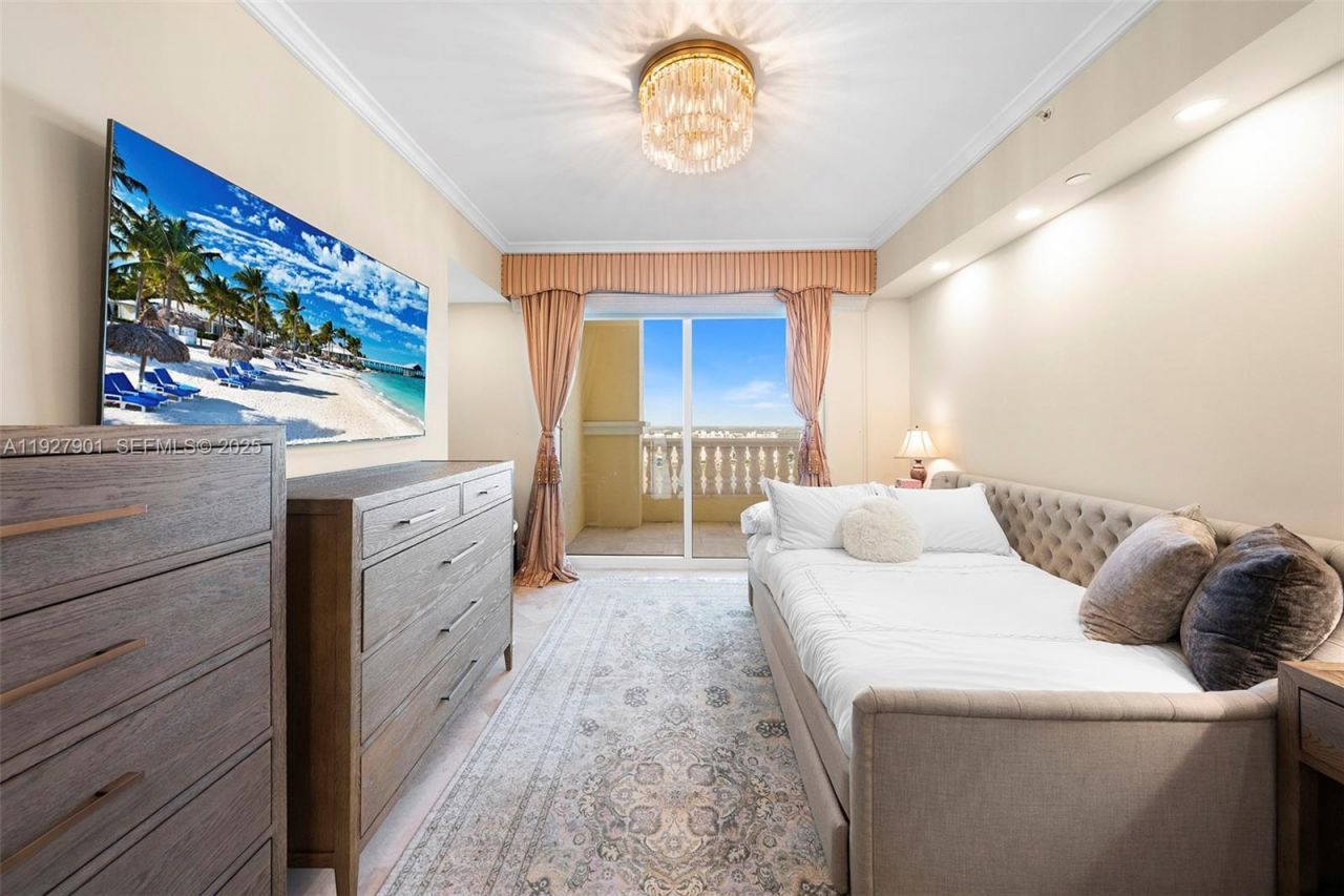 17875 Collins Ave , Unit 4303, Sunny Isles Beach, FL 33160 Photo