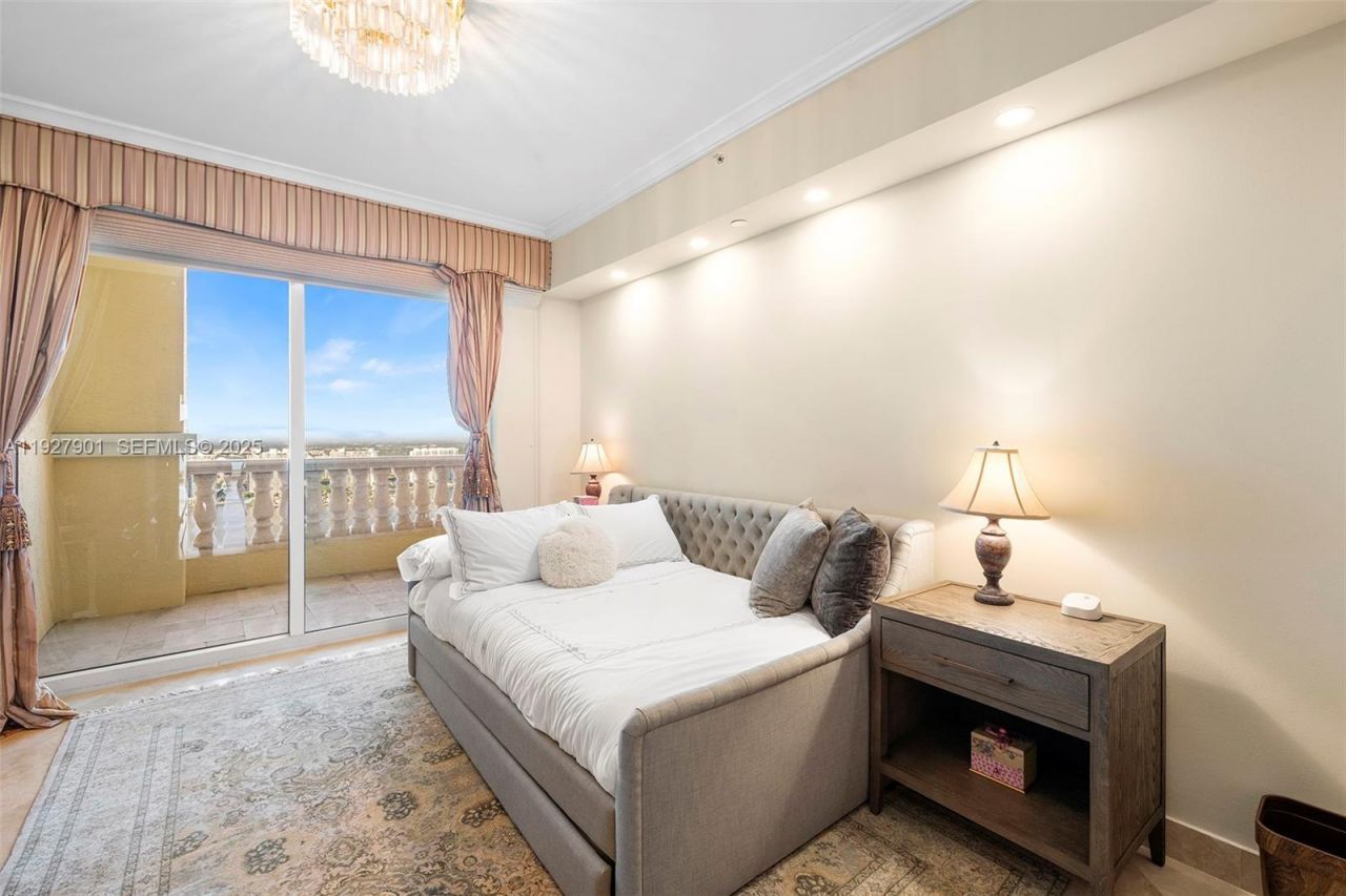 17875 Collins Ave , Unit 4303, Sunny Isles Beach, FL 33160 Photo