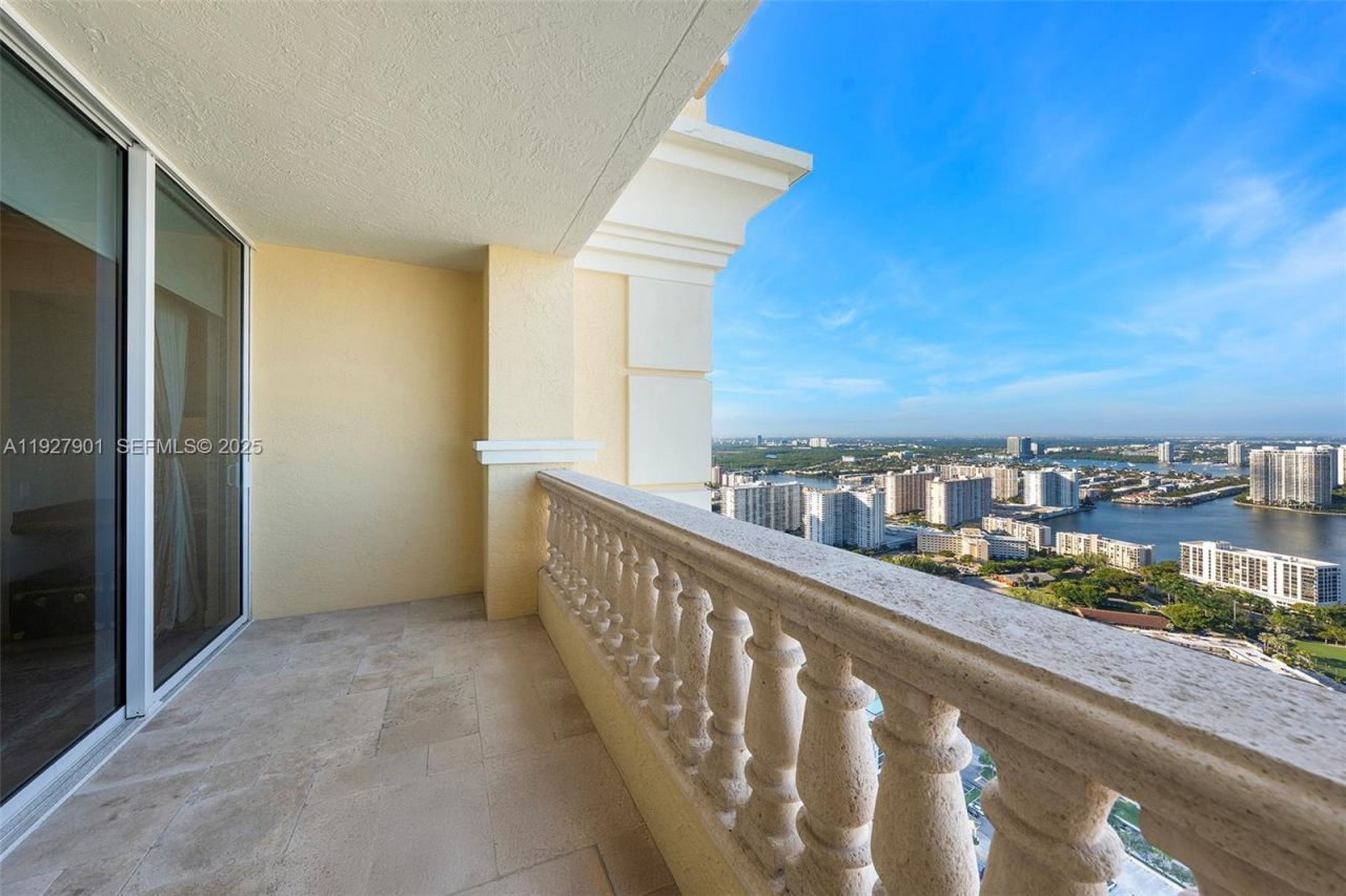 17875 Collins Ave , Unit 4303, Sunny Isles Beach, FL 33160 Photo