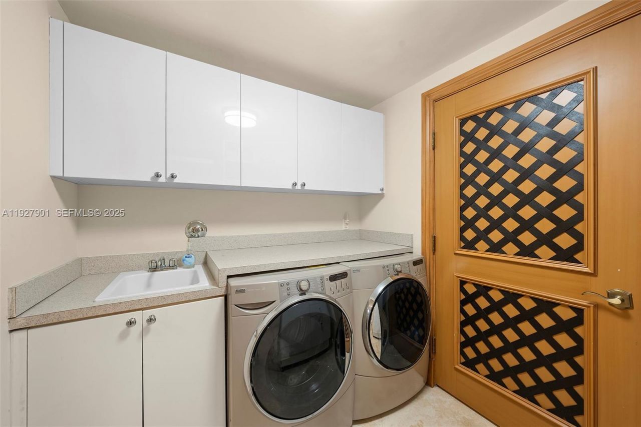 17875 Collins Ave , Unit 4303, Sunny Isles Beach, FL 33160 Photo