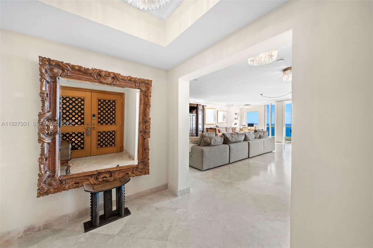 17875 Collins Ave , Unit 4303, Sunny Isles Beach, FL 33160 Photo