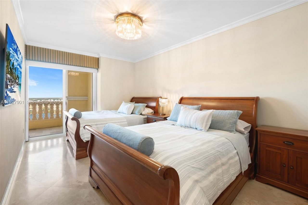 17875 Collins Ave , Unit 4303, Sunny Isles Beach, FL 33160 Photo