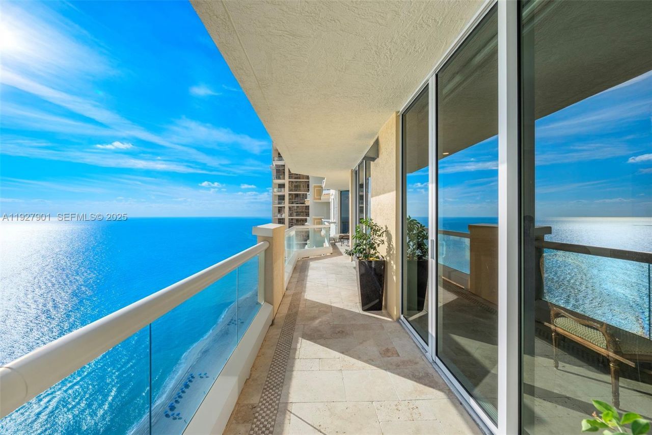 17875 Collins Ave , Unit 4303, Sunny Isles Beach, FL 33160 Photo