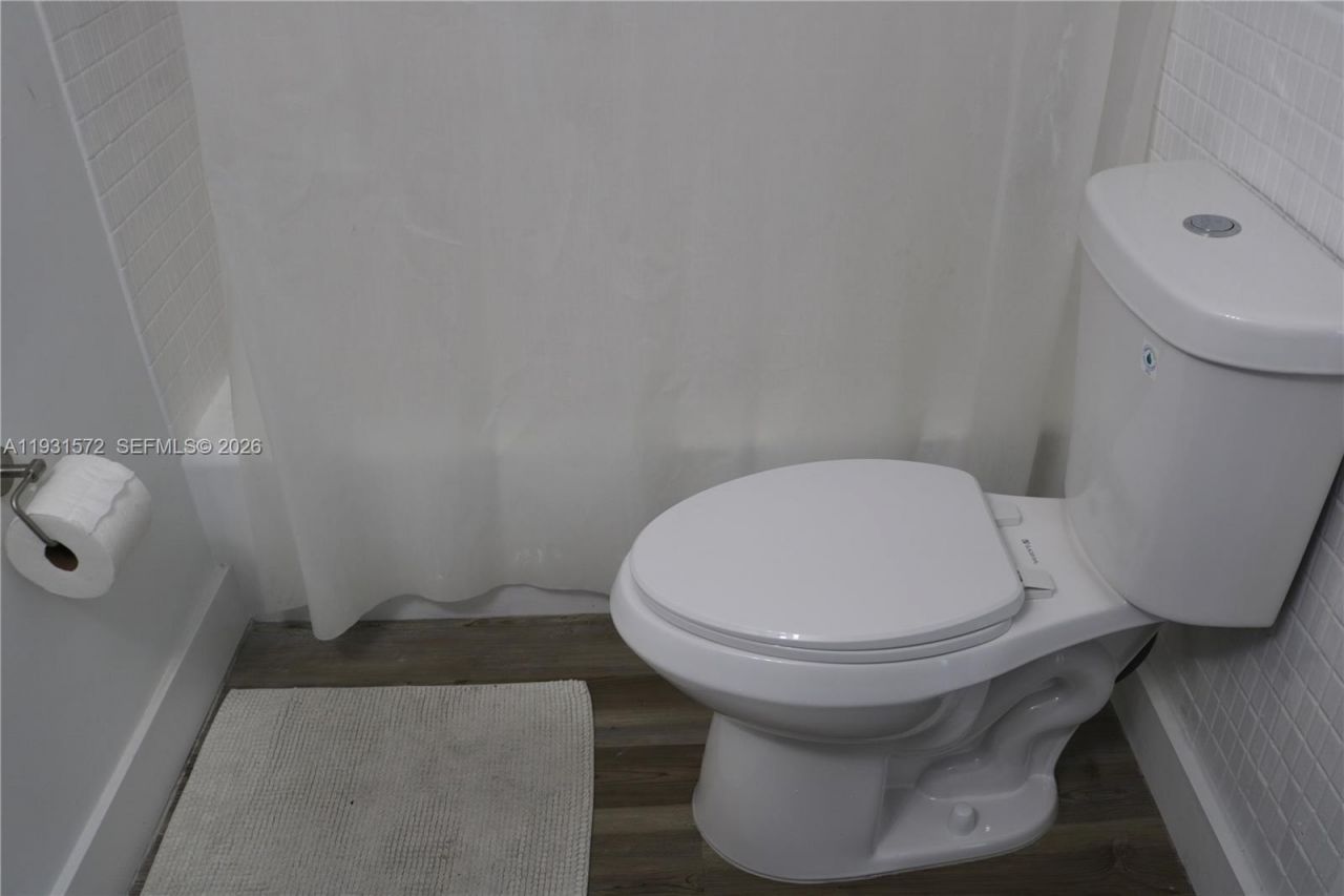 1301 NE 191st St, Unit F407, Miami, FL 33179 Photo