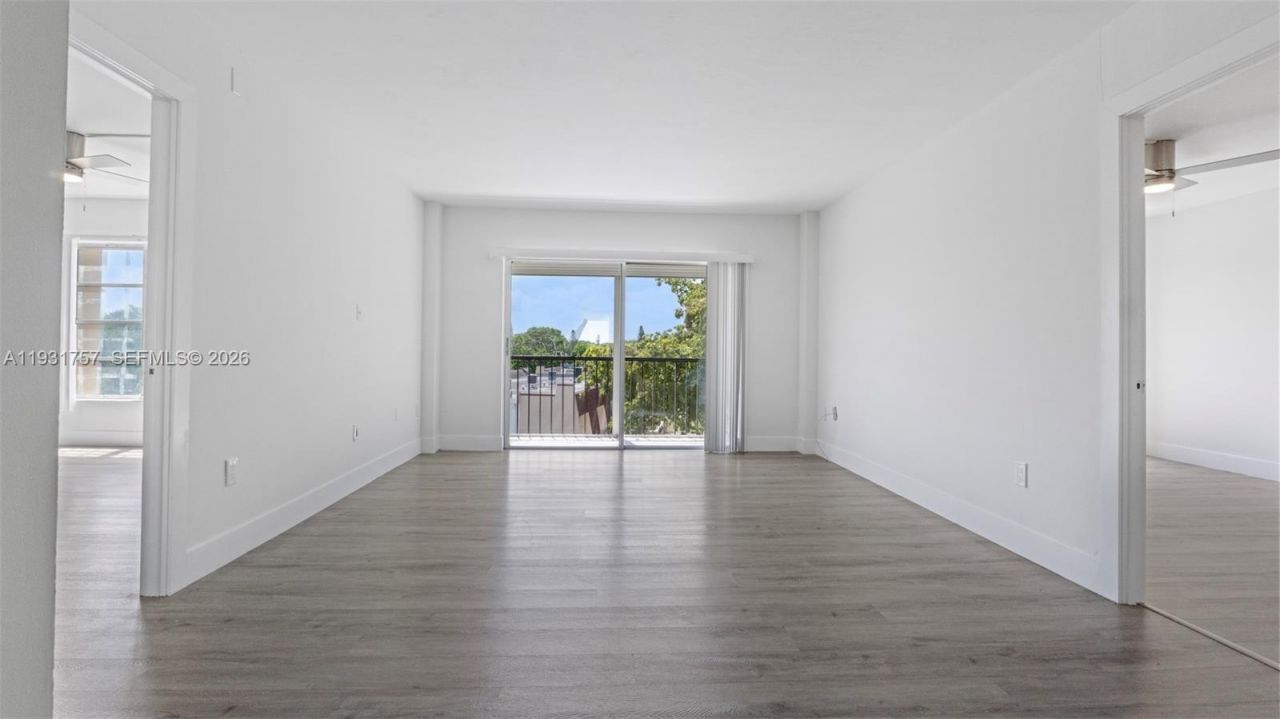 4158 Inverrary Dr, Unit 409, Lauderhill, FL 33319 Photo