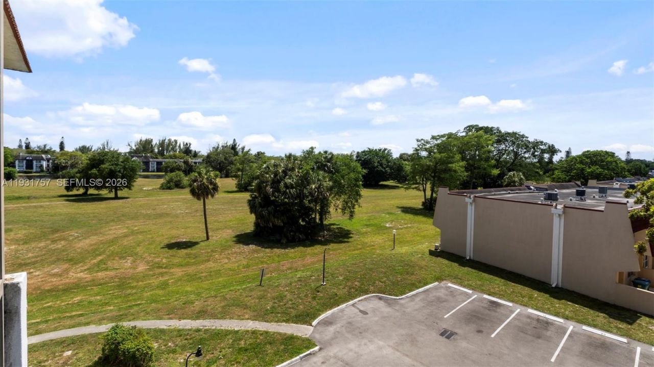 4158 Inverrary Dr, Unit 409, Lauderhill, FL 33319 Photo