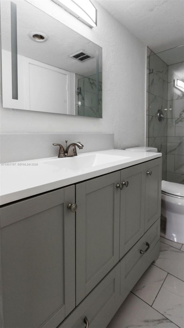 4158 Inverrary Dr, Unit 409, Lauderhill, FL 33319 Photo