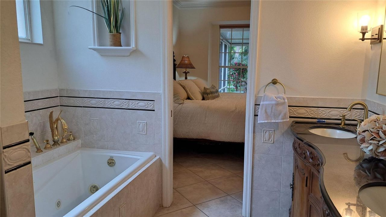 2377 Burton Lane, Sarasota, FL 34239 Photo