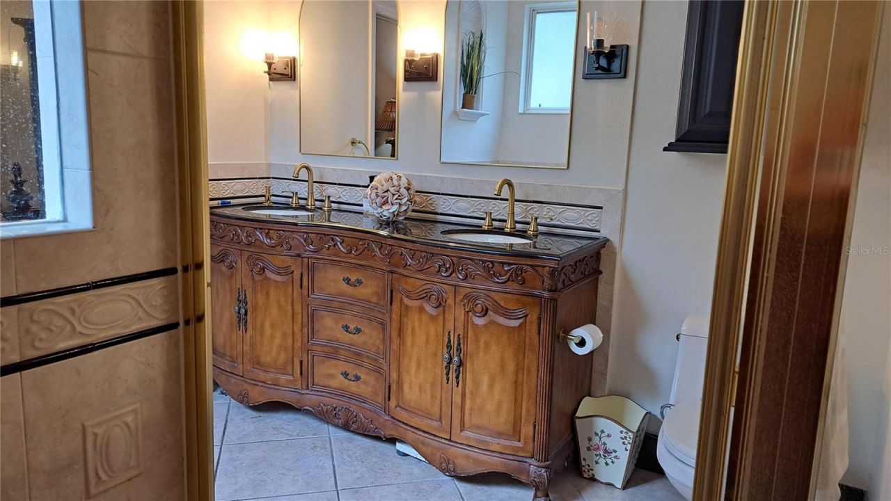 2377 Burton Lane, Sarasota, FL 34239 Photo
