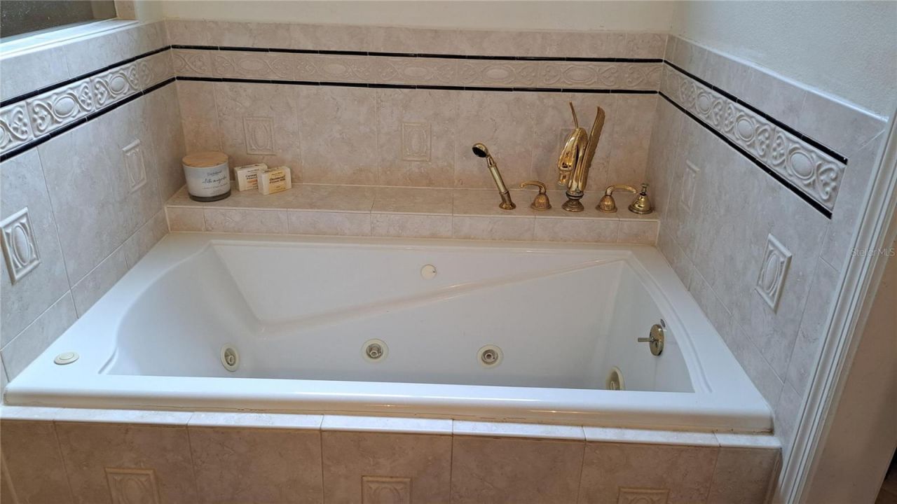 2377 Burton Lane, Sarasota, FL 34239 Photo