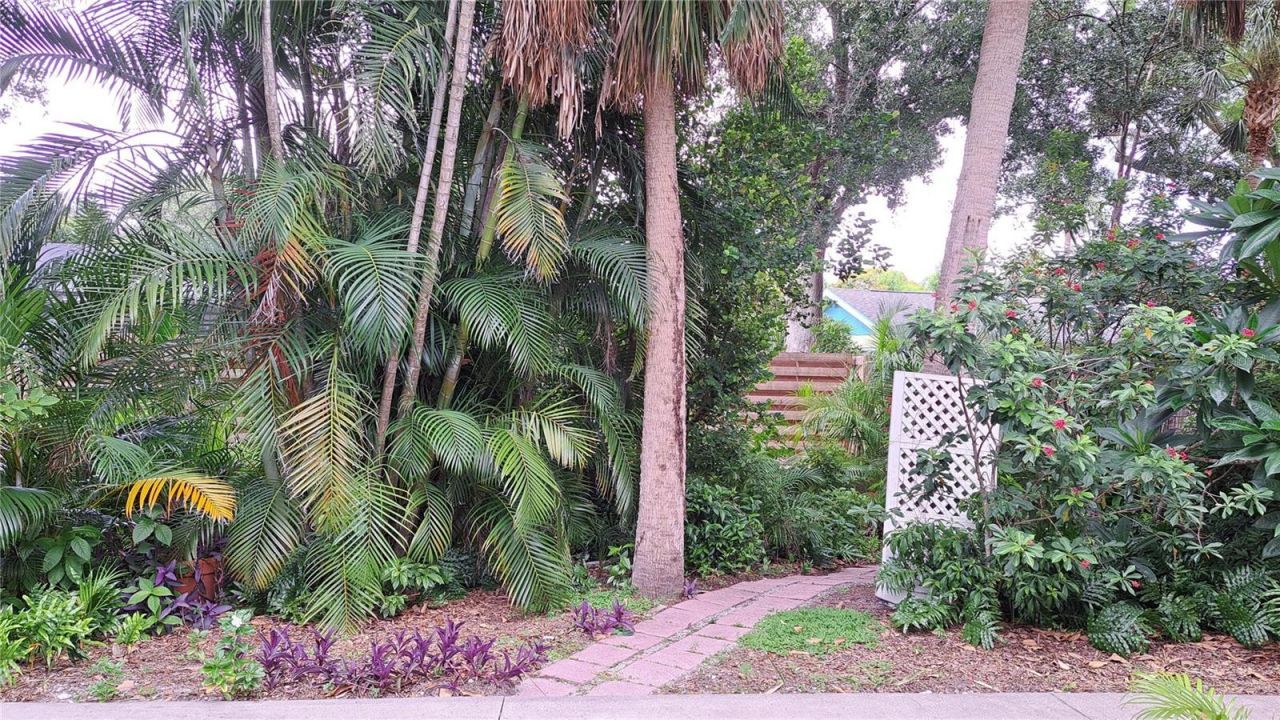 2377 Burton Lane, Sarasota, FL 34239 Photo