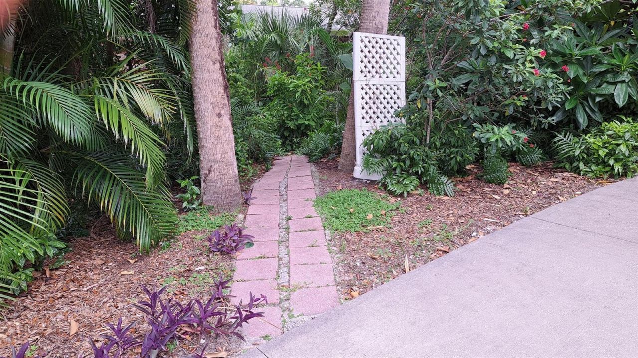 2377 Burton Lane, Sarasota, FL 34239 Photo