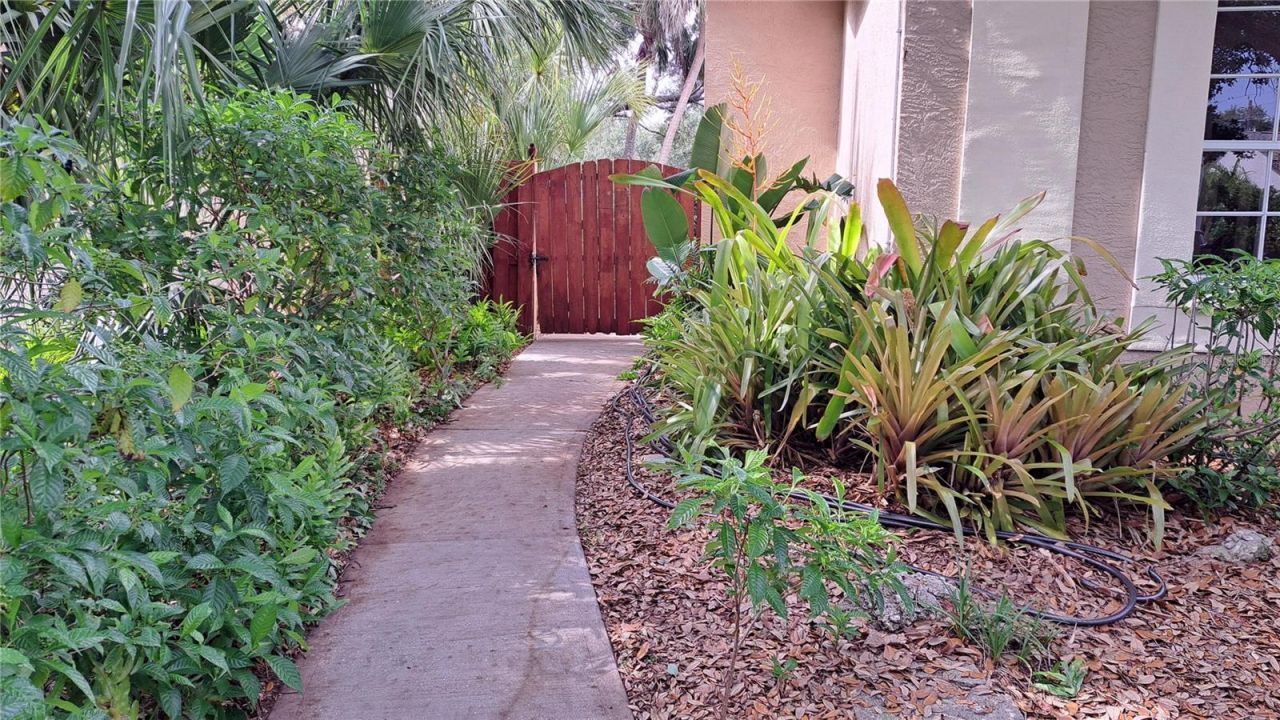2377 Burton Lane, Sarasota, FL 34239 Photo