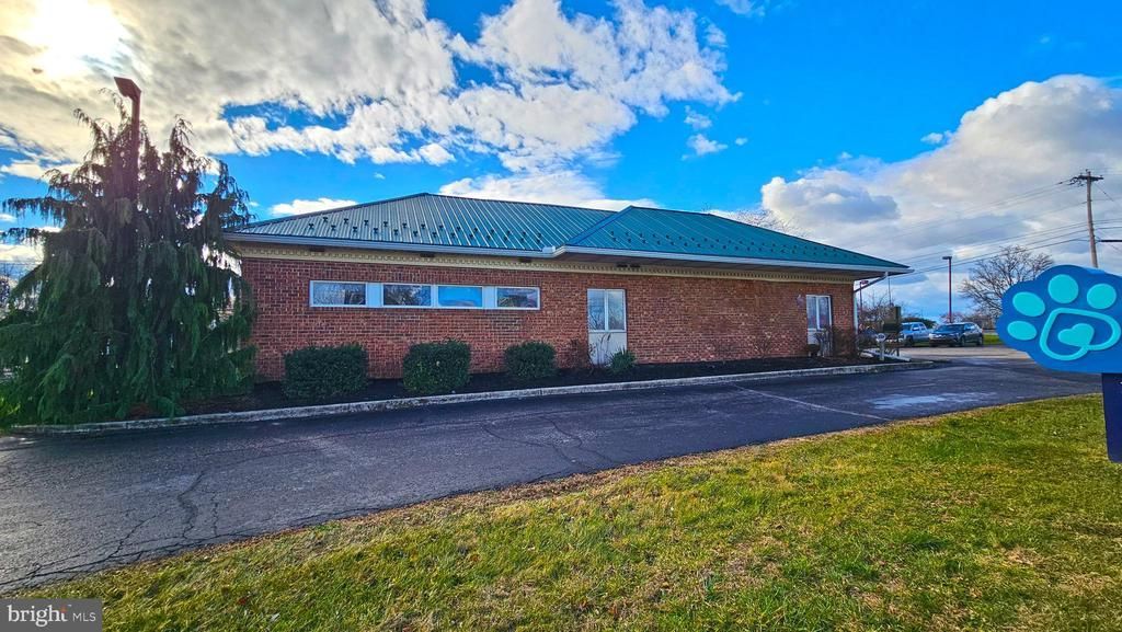 1340 LINCOLN WAY E, CHAMBERSBURG, PA 17202