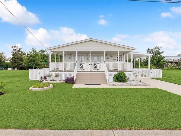 132 E PAULA Drive, Port Sulphur, LA 70083