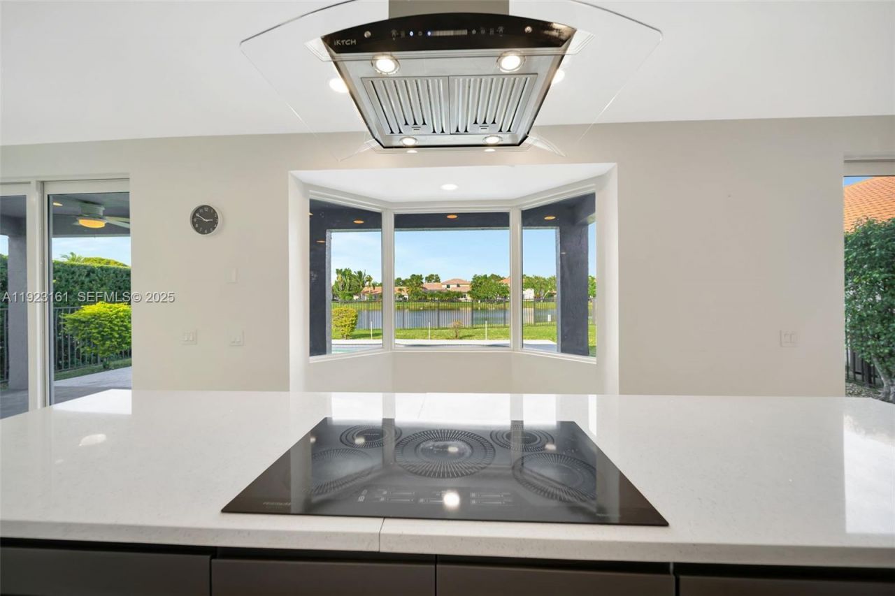 322 Lake Crest Ct , Weston, FL 33326 Photo