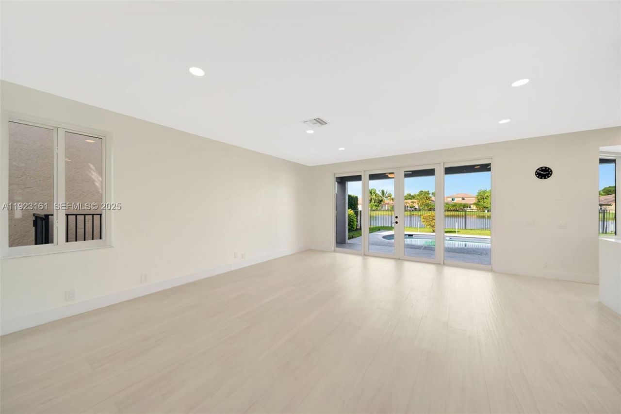 322 Lake Crest Ct , Weston, FL 33326 Photo