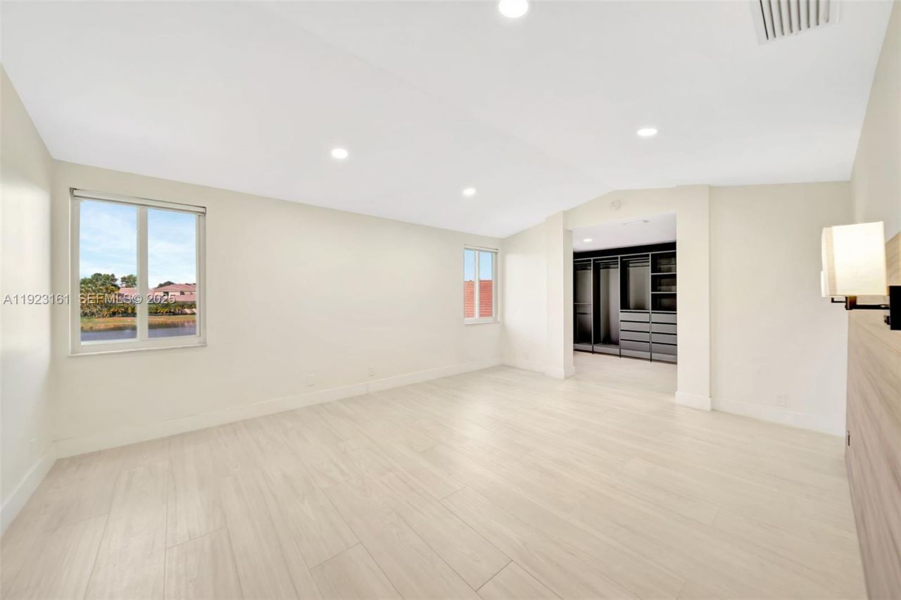 322 Lake Crest Ct , Weston, FL 33326 Photo